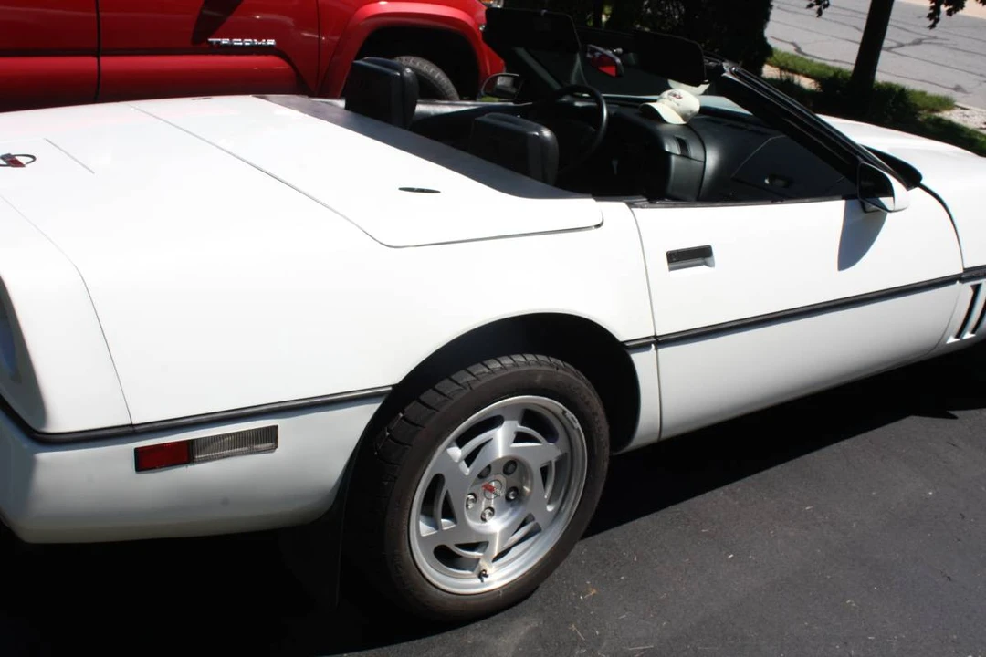 1990 Chevrolet Corvette C4 - Image 7 of 16