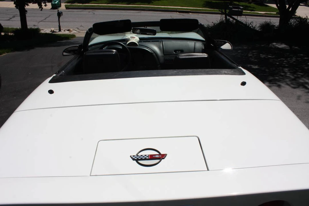 1990 Chevrolet Corvette C4 - Image 6 of 16