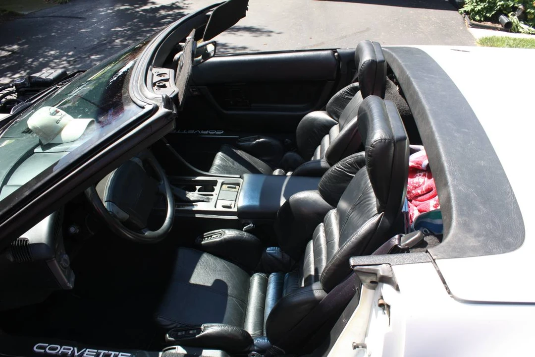 1990 Chevrolet Corvette C4 - Image 8 of 16