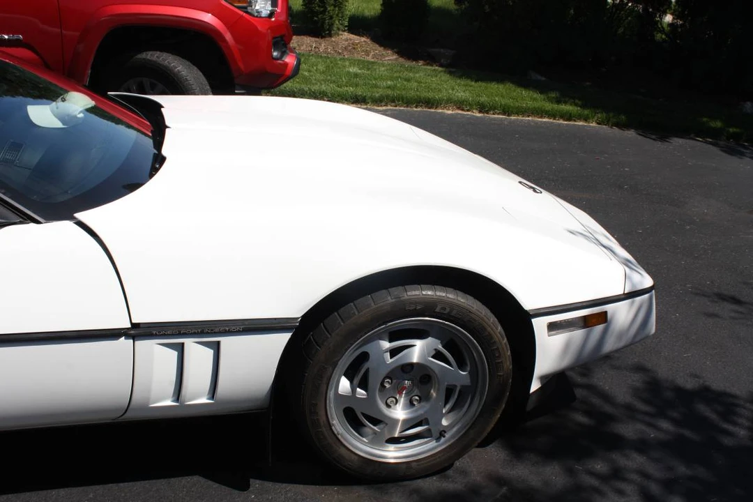 1990 Chevrolet Corvette C4 - Image 10 of 16