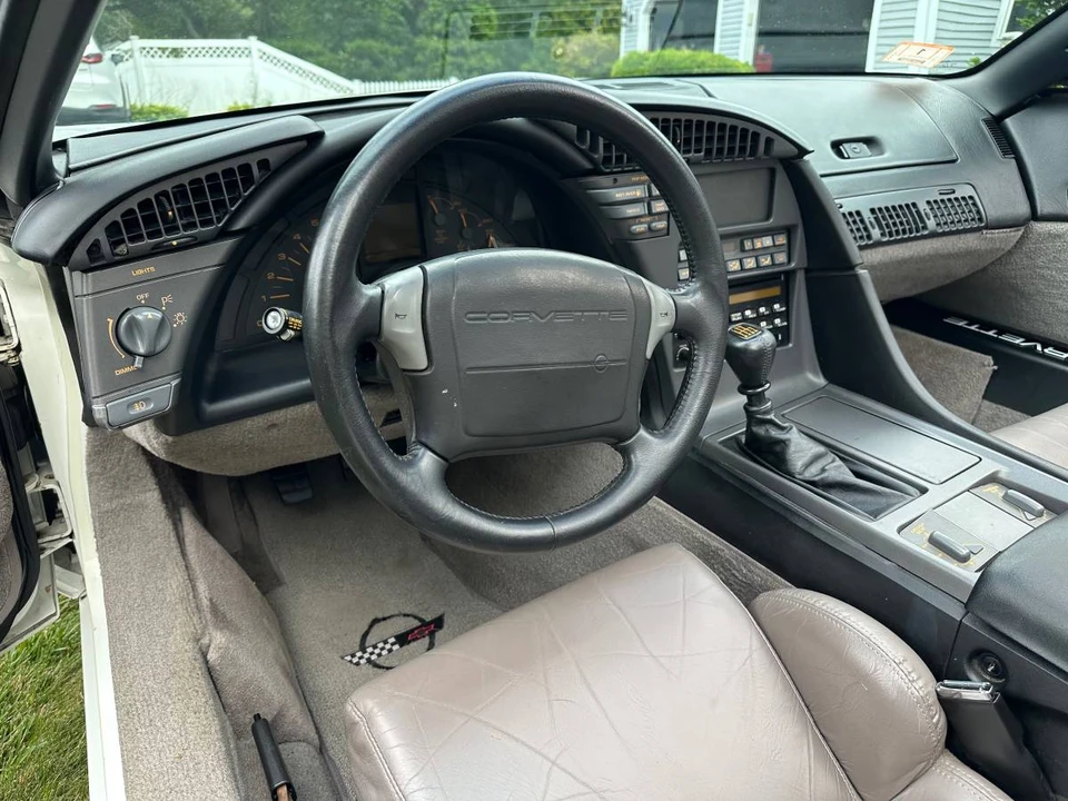 1990 Chevrolet Corvette C4 - Image 11 of 15