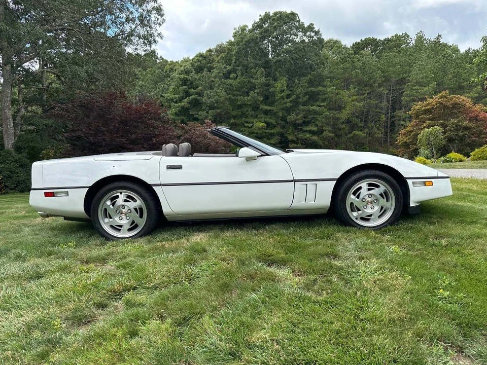 1990 Chevrolet Corvette C4 - Image 8 of 15