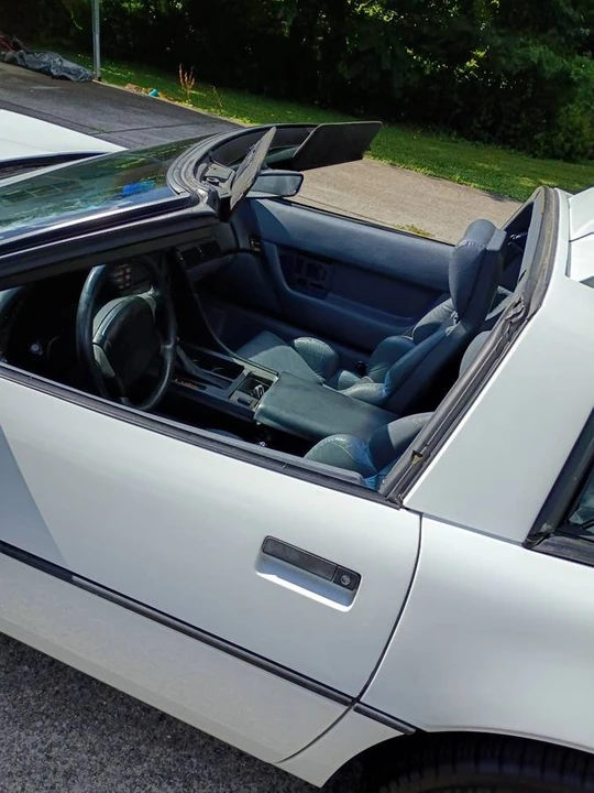 1990 Chevrolet Corvette C4 - Image 3 of 5