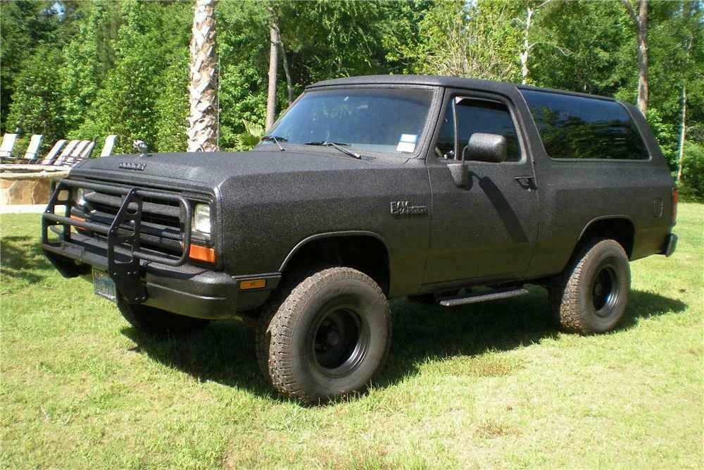 1990 Dodge Ramcharger - Image 2 of 4