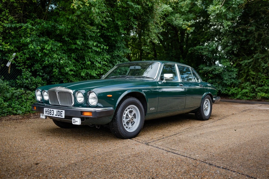 1990 Daimler - Image 2 of 30