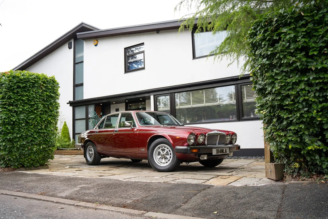 1990 Daimler - Image 2 of 30