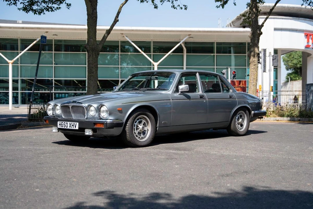 1990 Daimler - Image 2 of 30