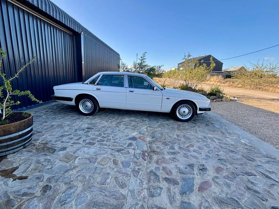 1990 Daimler - Image 16 of 30