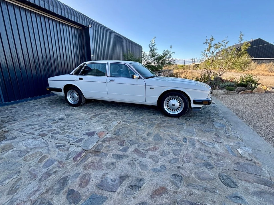 1990 Daimler - Image 15 of 30