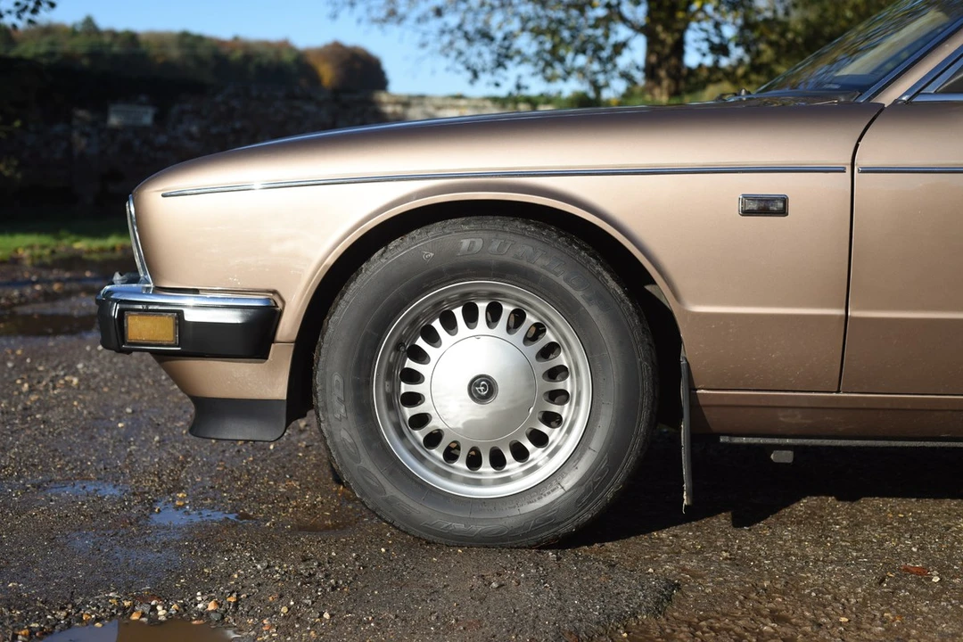 1990 Daimler - Image 5 of 30
