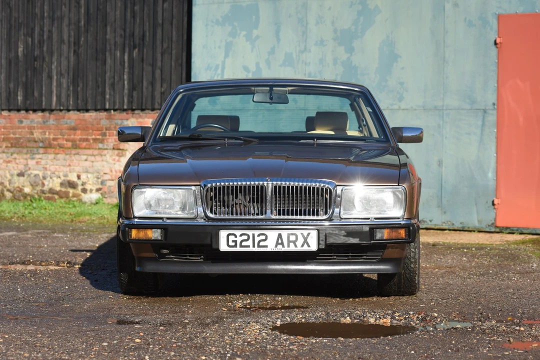 1990 Daimler - Image 2 of 30