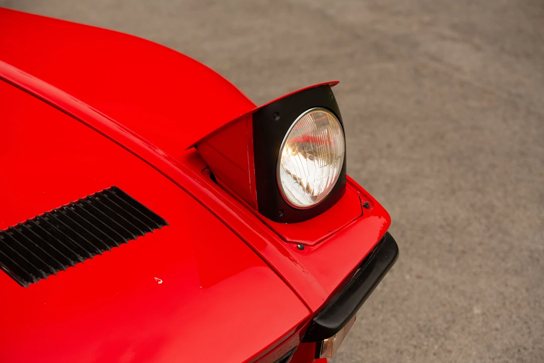 1990 DeTomaso Pantera - Image 9 of 31