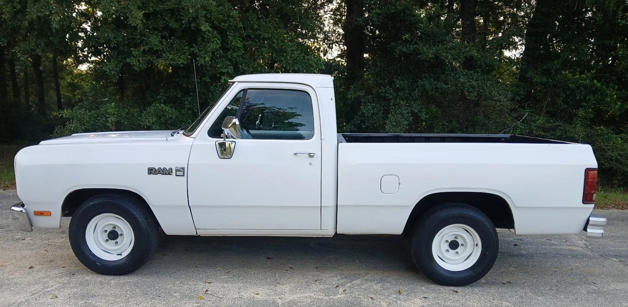 1990 Dodge D Series 3rd Gen - Image 4 of 31