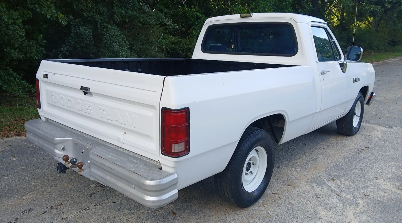1990 Dodge D Series 3rd Gen - Image 17 of 31