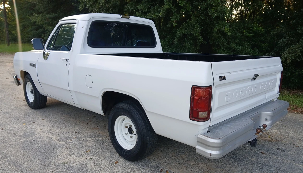1990 Dodge D Series 3rd Gen - Image 15 of 31