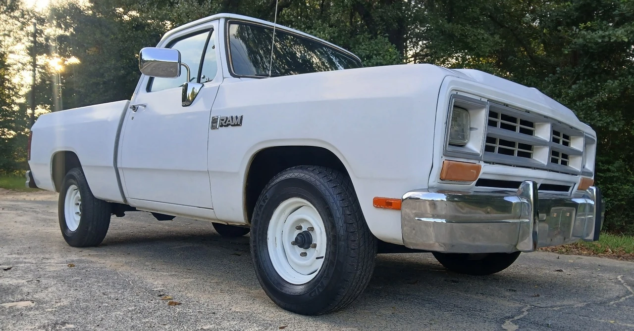 1990 Dodge D Series 3rd Gen - Image 6 of 31