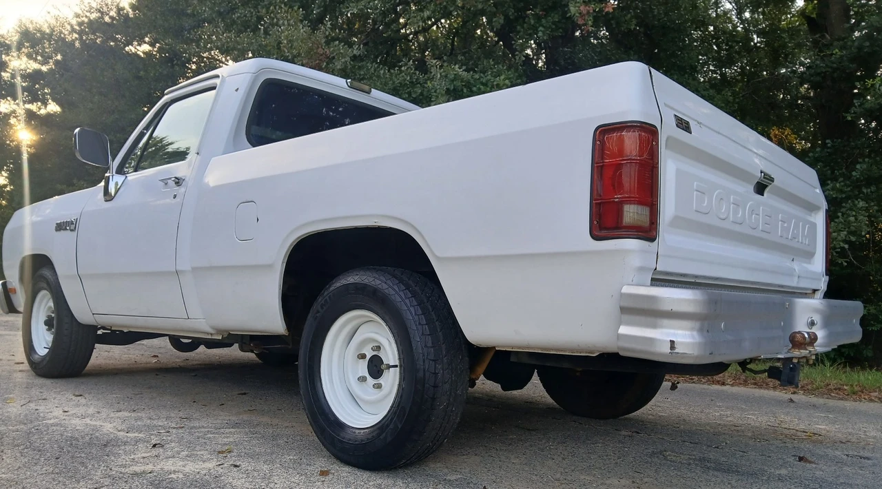 1990 Dodge D Series 3rd Gen - Image 14 of 31