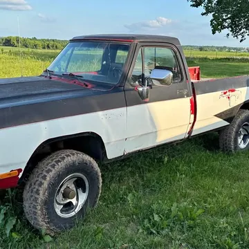 1990 Dodge D150 Club Cab Long Bed