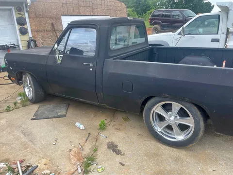 1990 Dodge D150 Club Cab Short Bed