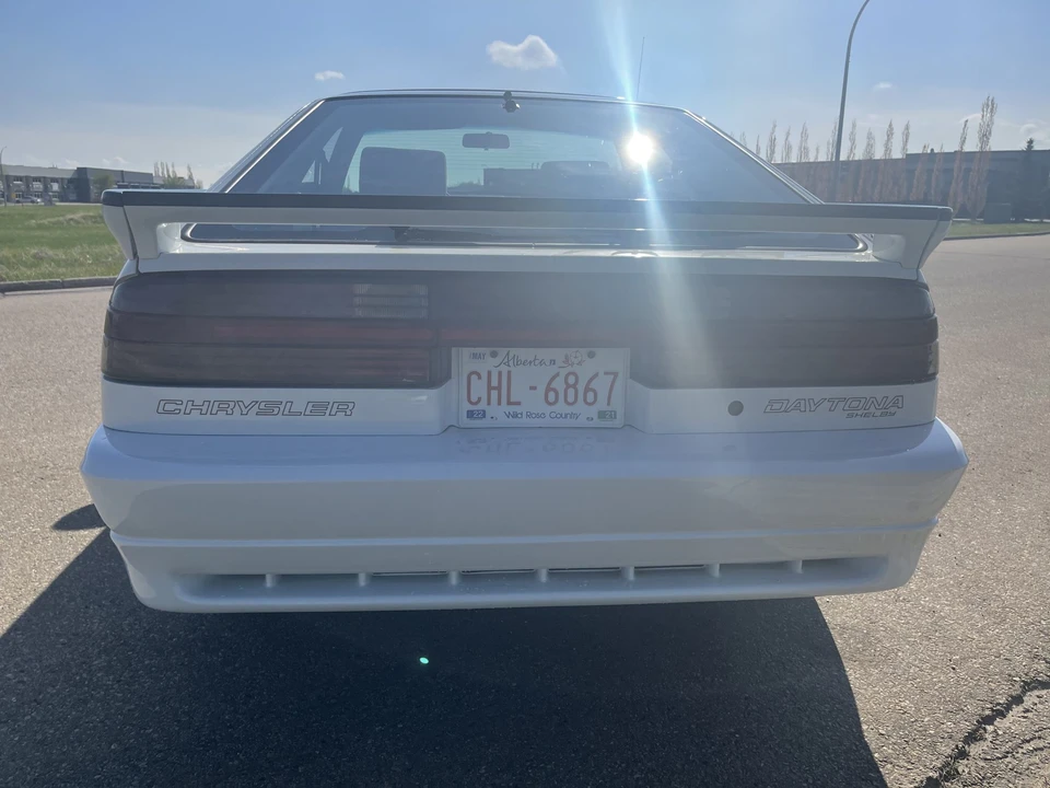1990 Dodge Daytona - Image 9 of 31