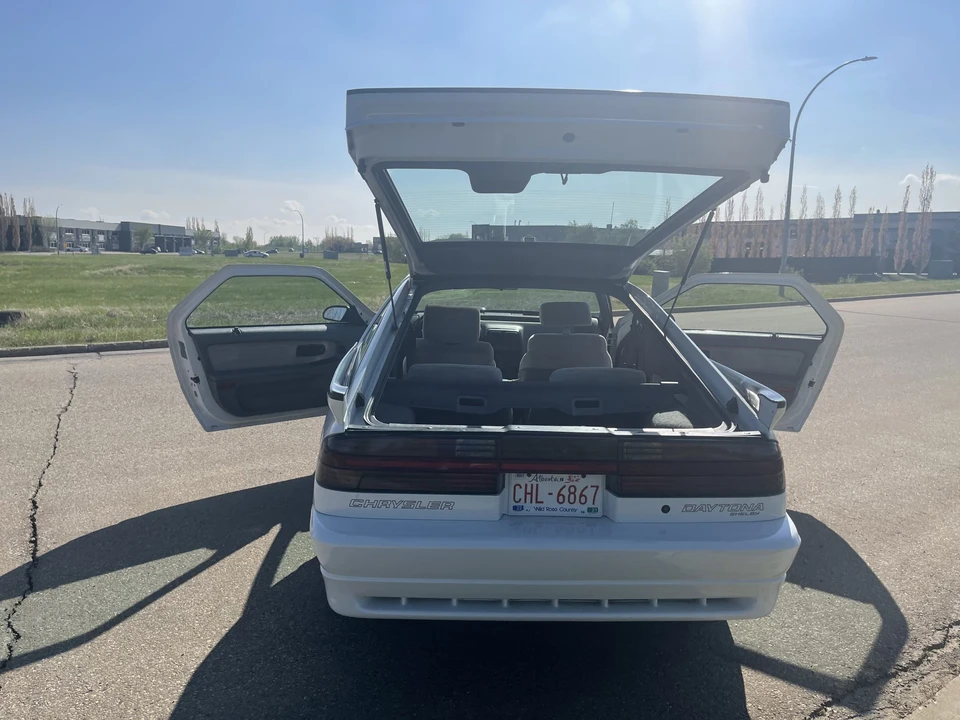 1990 Dodge Daytona - Image 10 of 31