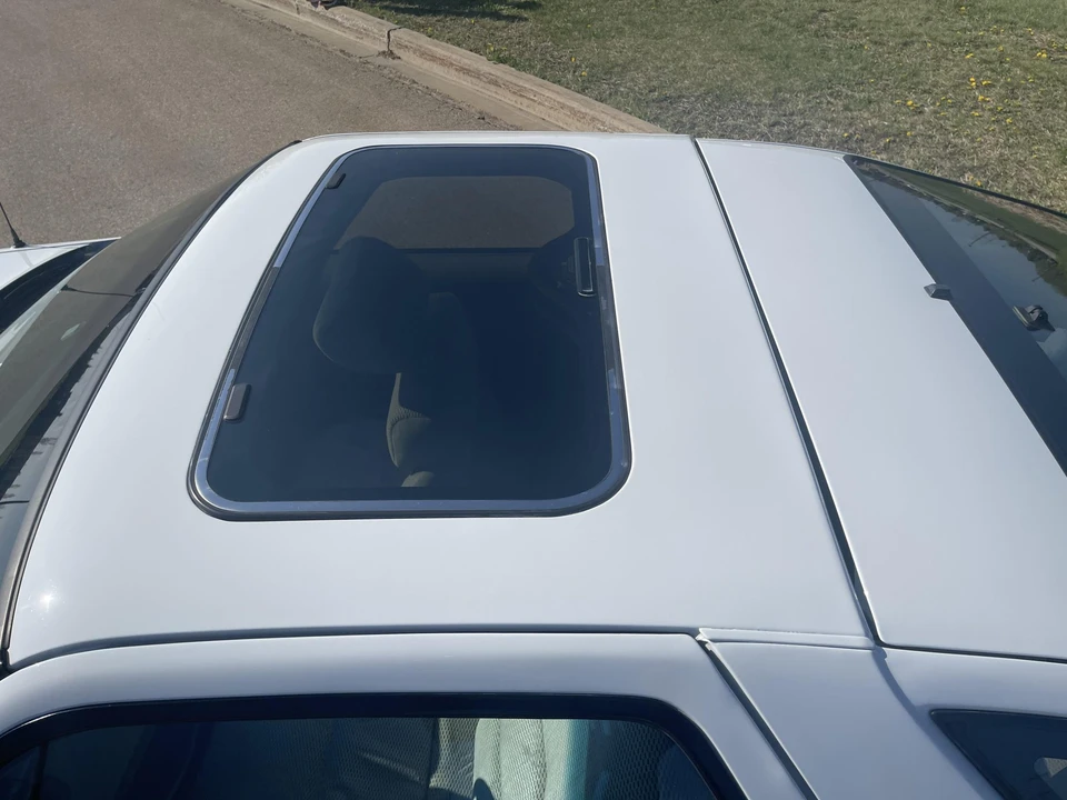 1990 Dodge Daytona - Image 22 of 31