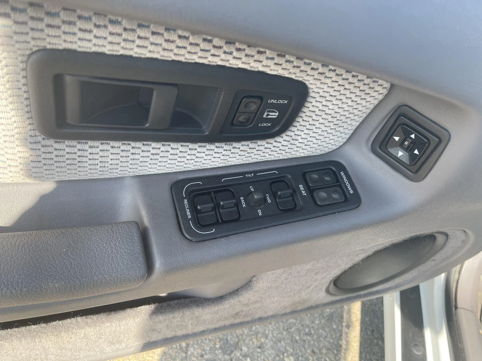 1990 Dodge Daytona - Image 30 of 31