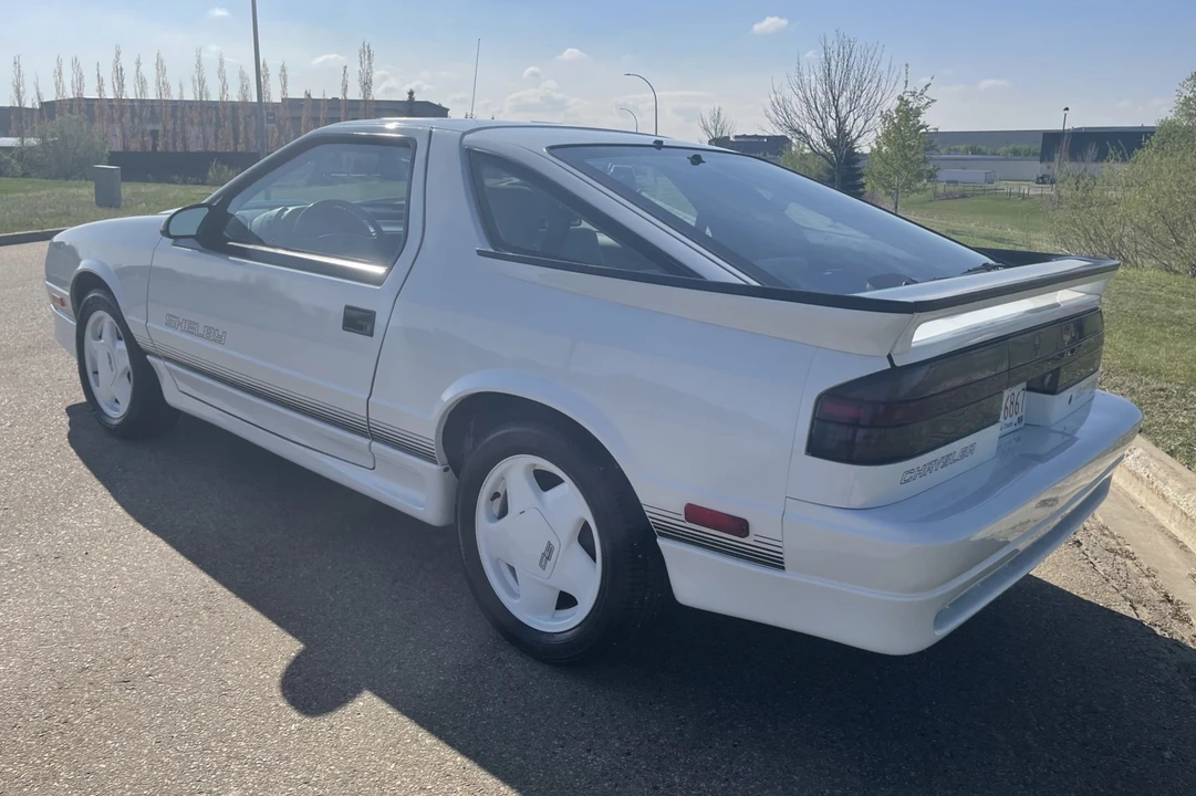 1990 Dodge Daytona - Image 11 of 31