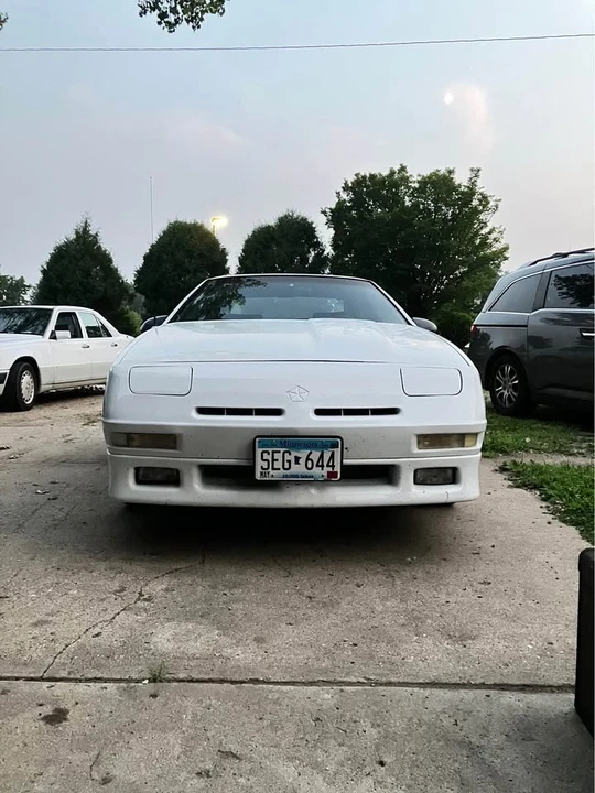 1990 Dodge Daytona - Image 4 of 10
