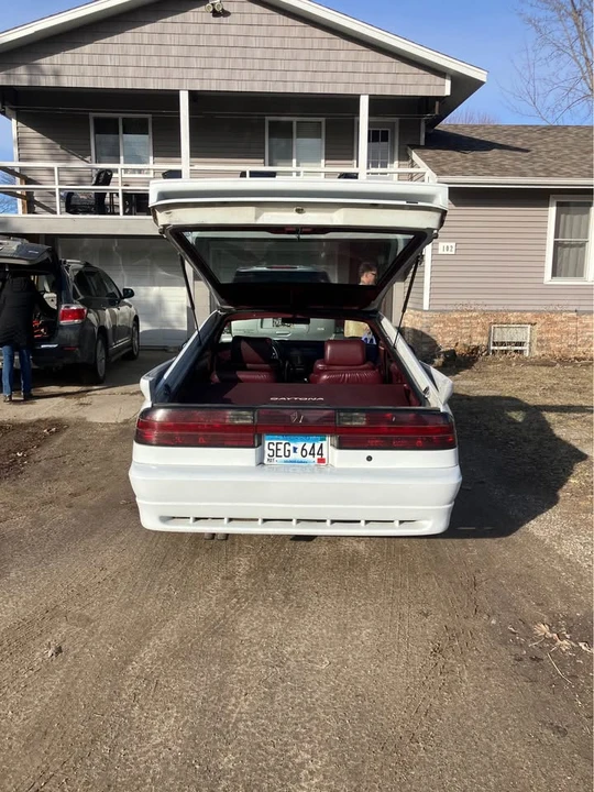 1990 Dodge Daytona - Image 8 of 10