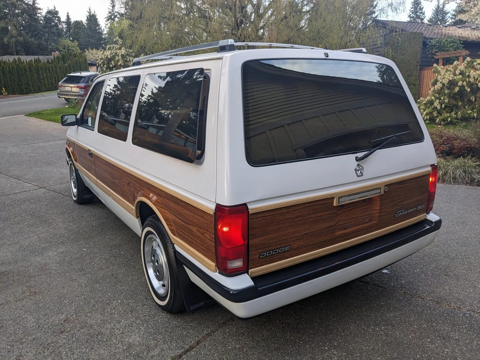 1990 Dodge Caravan - Image 16 of 31