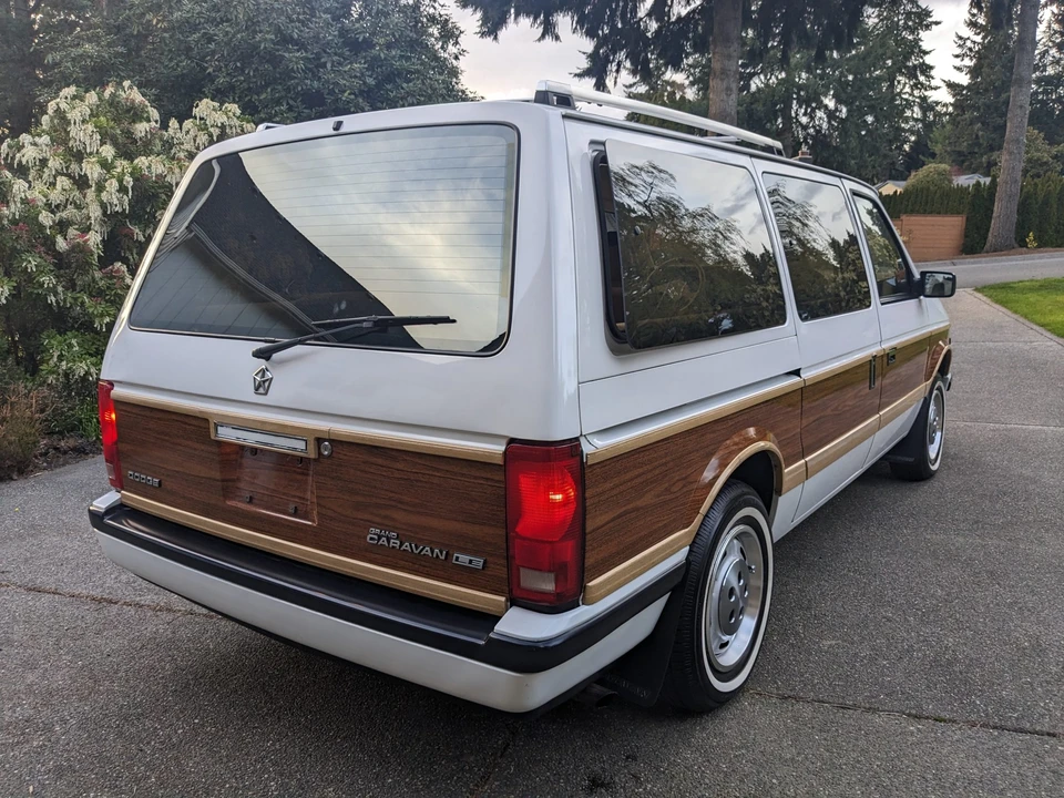1990 Dodge Caravan - Image 18 of 31