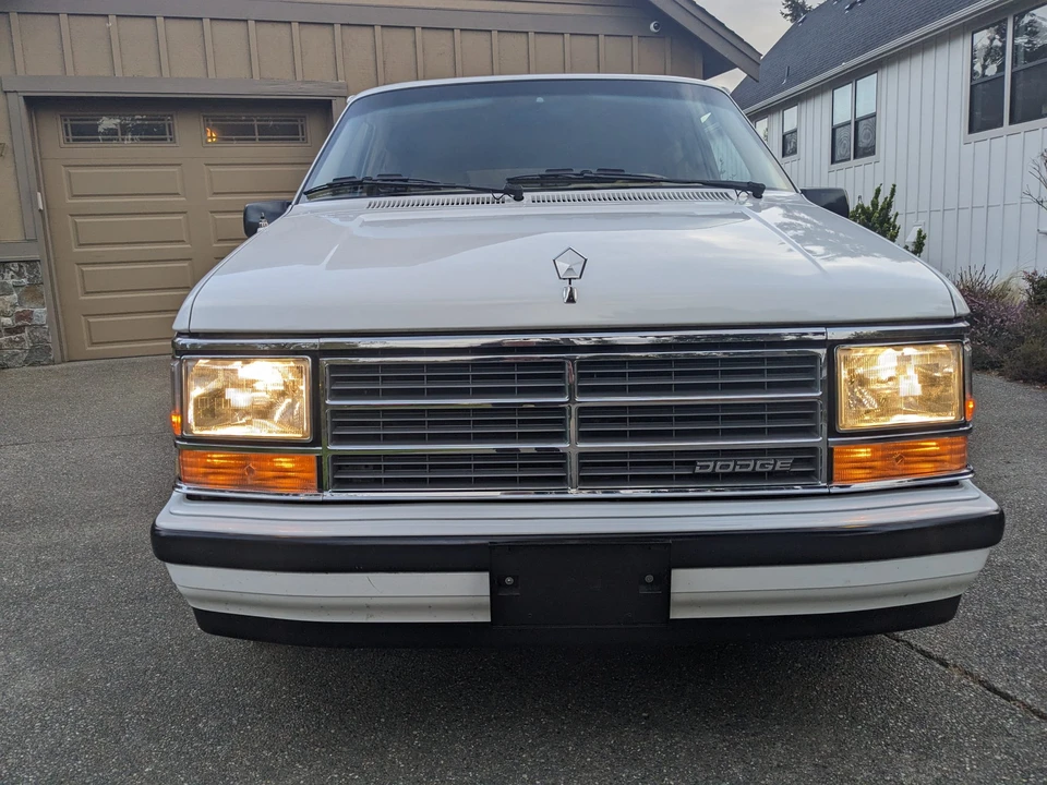 1990 Dodge Caravan - Image 6 of 31
