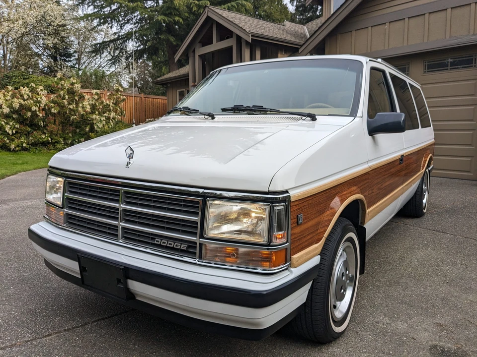 1990 Dodge Caravan - Image 9 of 31