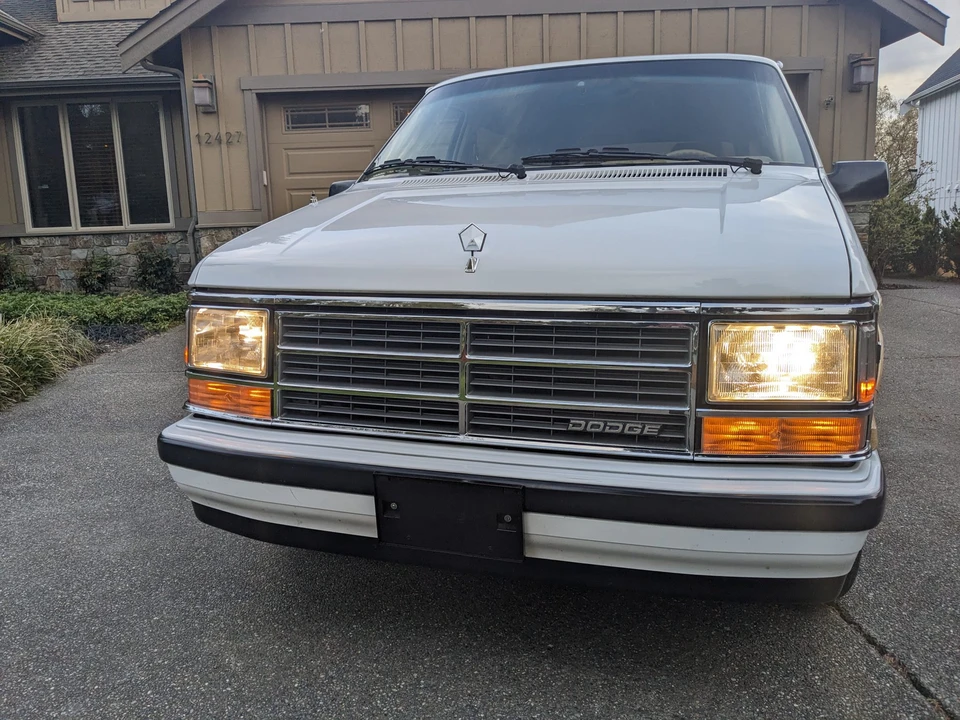 1990 Dodge Caravan - Image 7 of 31