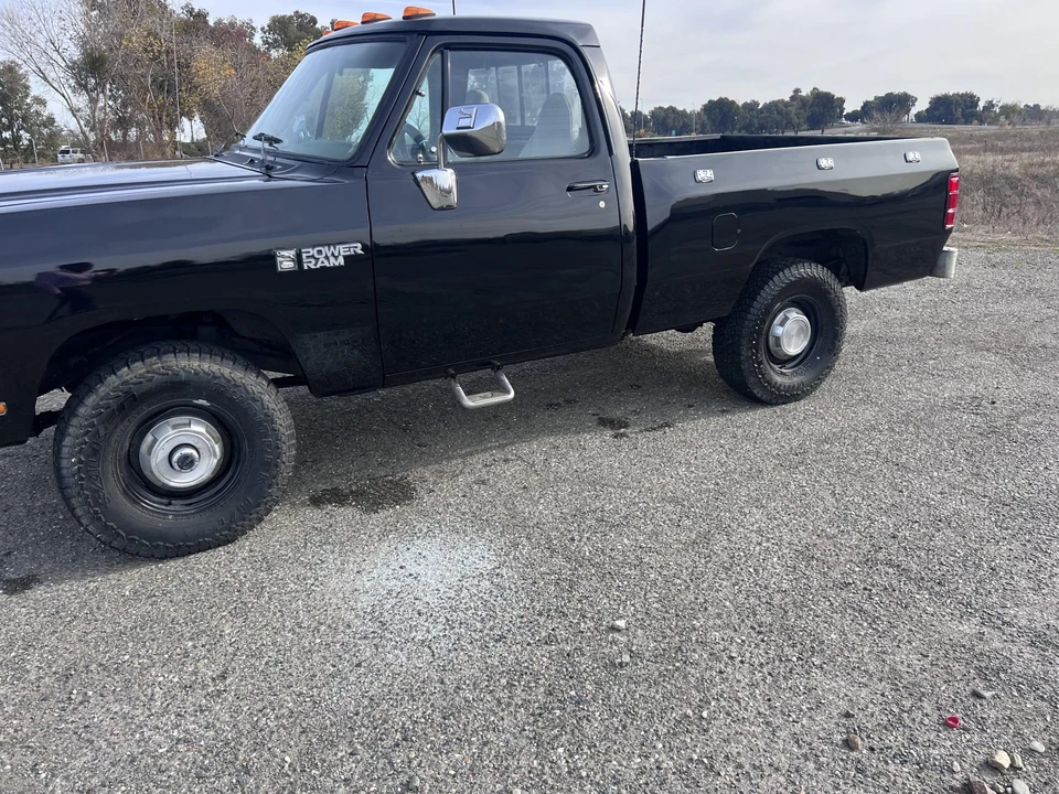 1990 Dodge Ram 1st Gen - Image 23 of 31