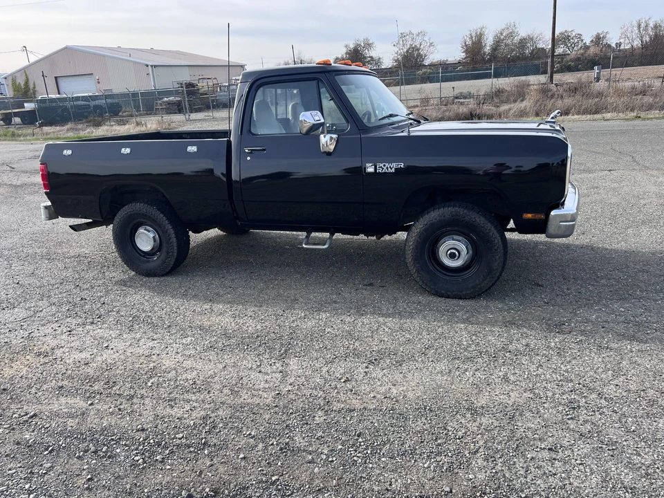 1990 Dodge Ram 1st Gen - Image 27 of 31