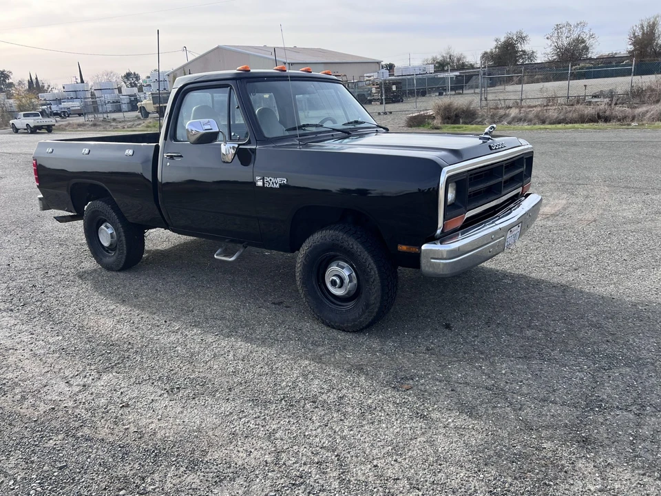 1990 Dodge Ram 1st Gen - Image 28 of 31