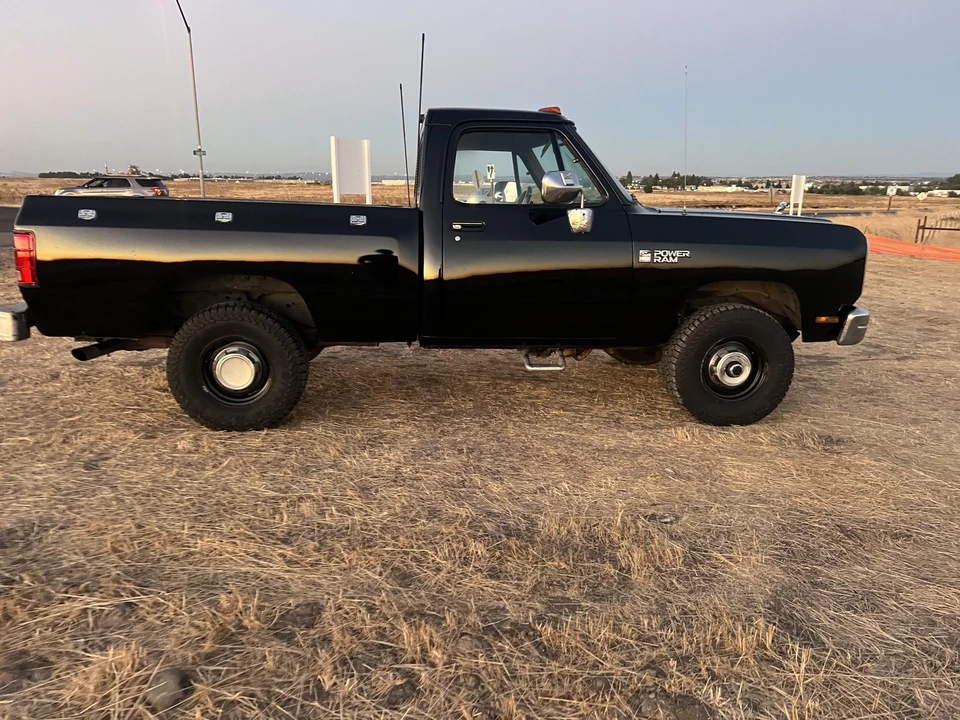 1990 Dodge Ram 1st Gen - Image 15 of 31