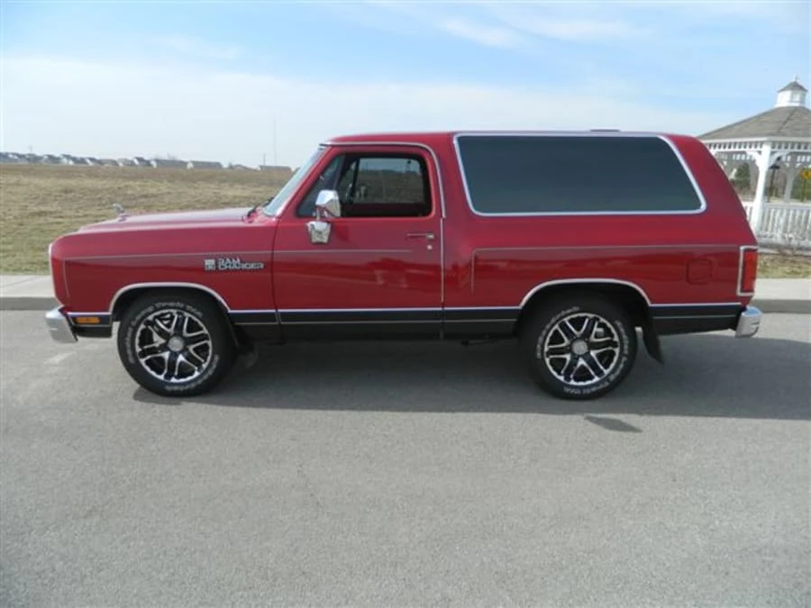 1990 Dodge Ramcharger - Image 2 of 8