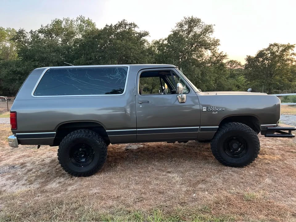1990 Dodge Ramcharger - Image 7 of 8