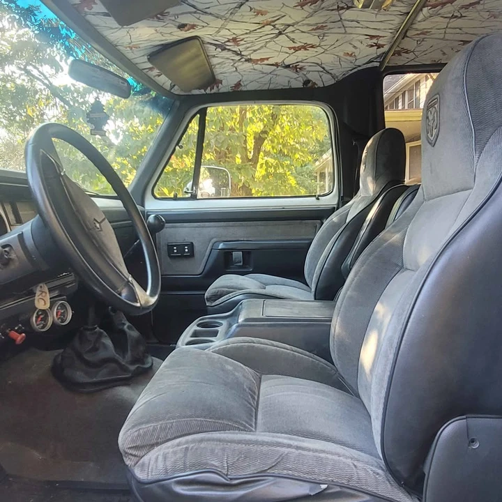 1990 Dodge Ramcharger - Image 11 of 13