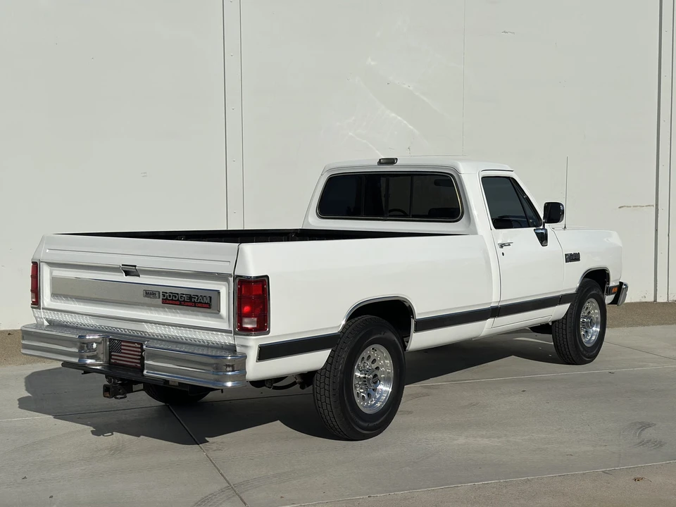 1990 Dodge Ram 1st Gen - Image 24 of 31