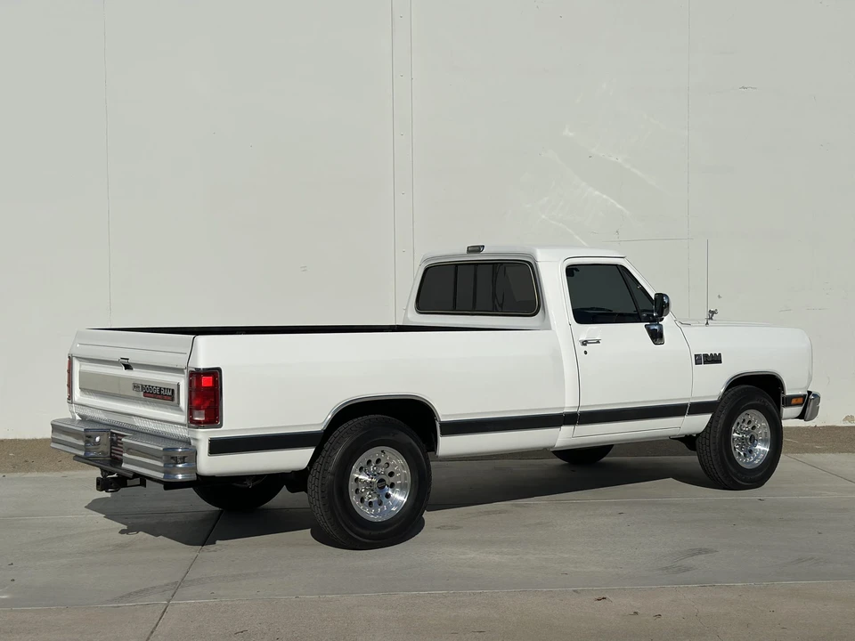1990 Dodge Ram 1st Gen - Image 26 of 31