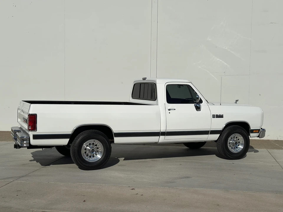 1990 Dodge Ram 1st Gen - Image 28 of 31