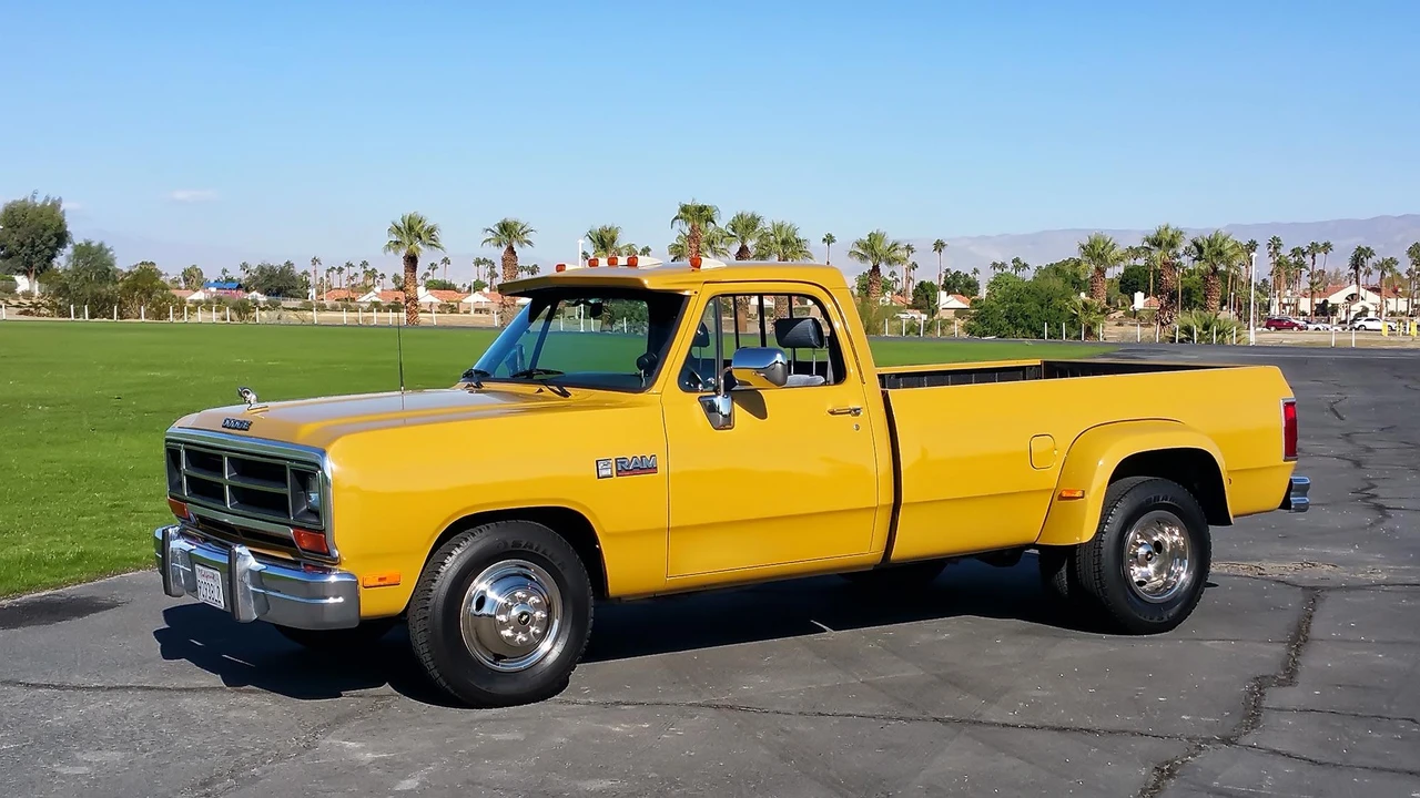 1990 Dodge Ram 1st Gen - Image 16 of 31