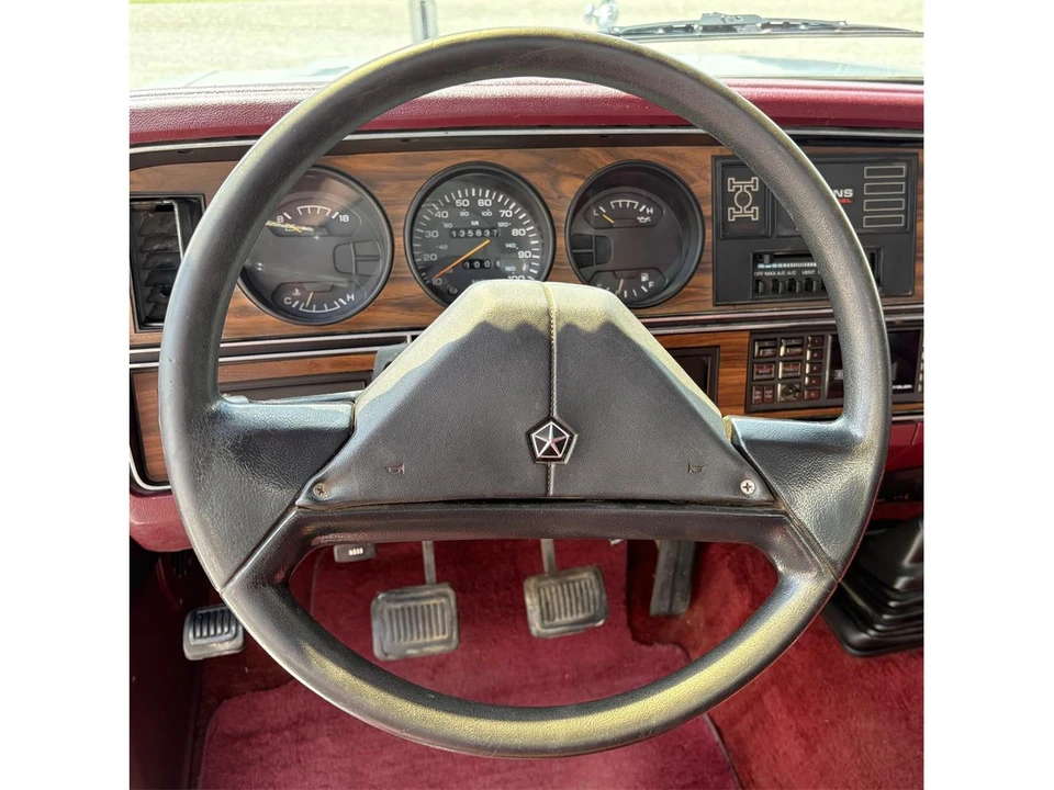 1990 Dodge Ram Van - Image 18 of 24