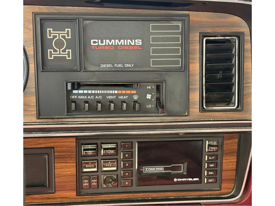 1990 Dodge Ram Van - Image 21 of 24