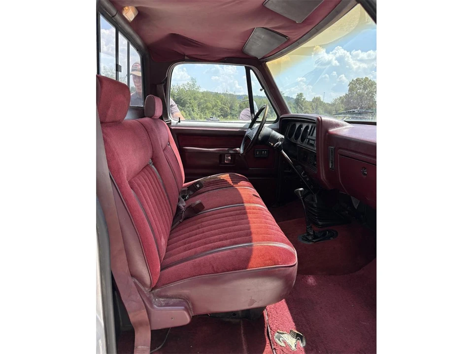 1990 Dodge Ram Van - Image 24 of 24