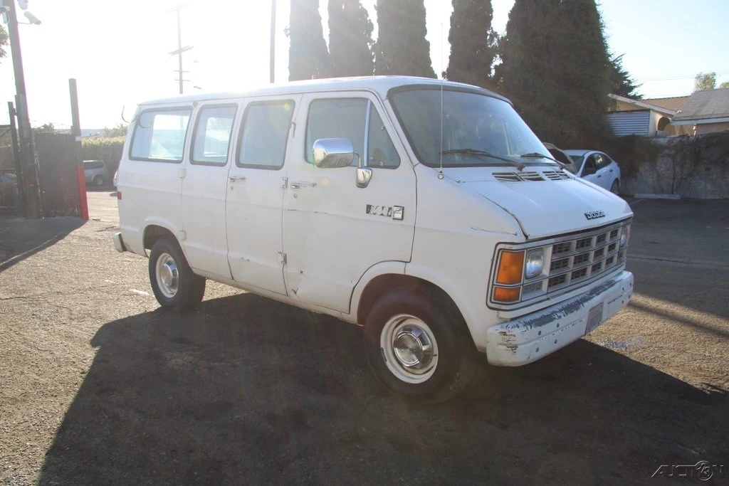 1990 Dodge Ram Van - Image 7 of 21